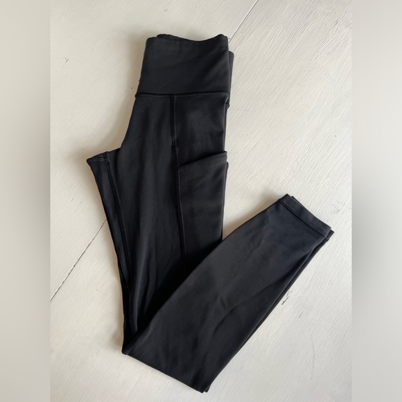 🖤 EUC Athleta Salutation Stash Capri Leggings 26" Size XXS w/ Pockets in Black - Picture 2 of 9